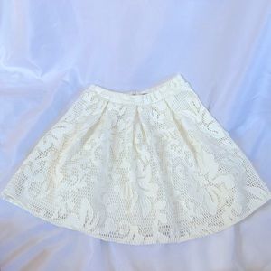 Romeo + Juliet Couture off-white skirt size small